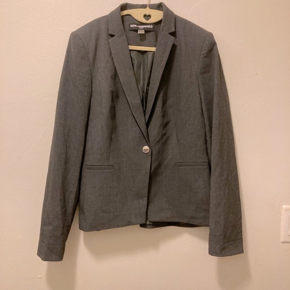 Karl Lagerfeld classic Blazer in great condition.